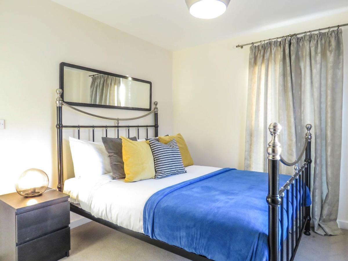 Tudors Esuites 4 Bedroom House Driveway & Garden เบอร์มิงแฮม ภายนอก รูปภาพ