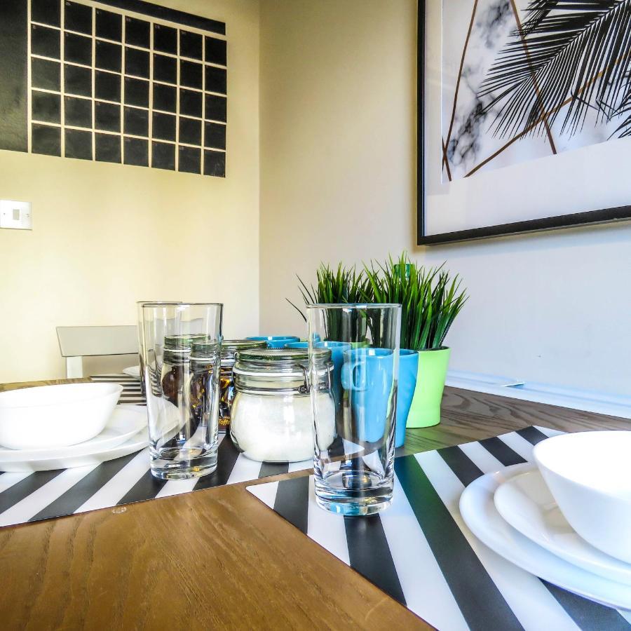 Tudors Esuites 4 Bedroom House Driveway & Garden เบอร์มิงแฮม ภายนอก รูปภาพ